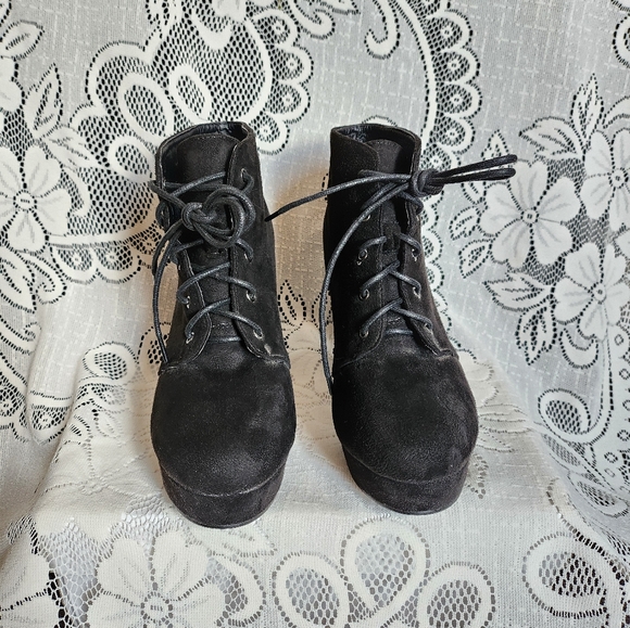 Forever Camille - Black Lace up Ankle Chunky Heel - (8) - Picture 2 of 8